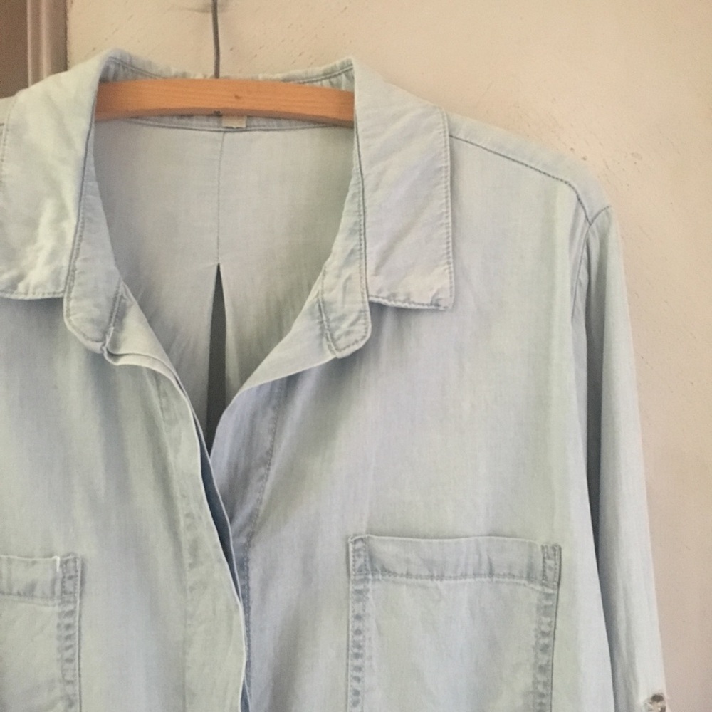 Chambray Split Back Button Up Top - image 2
